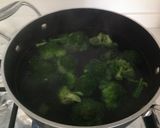 Foto del passaggio 2 della ricetta Lumache con broccoletto verde e datterini confit