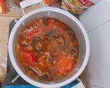 Hình bước làm 3 của món Canh nấm hương nấu mọc