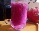 Gambar langkah 2 resipi Dragon Fruit Juice.