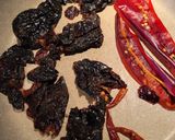 Foto del paso 4 de la receta: Costillas de Puerco en Adobo con Nopales