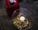 Foto del paso 1 de la receta: Brownie de Chocolate Blanco, Canela y Pistachos