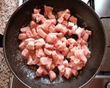 Foto del passaggio 2 della ricetta Tortellini al sugo di pomodoro