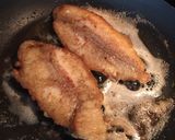 Foto langkah ke 3 dari resep Dory in Lemon Butter Sauce.
