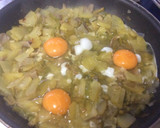 Foto del paso 4 de la receta: Revuelto de patatas, espárragos y setas ostra 🥔🍄