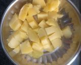 पुदिना पुरी आणि बटाट्याची भाजी (pudina puri ani batatyachi bhaji recipe in marathi) रेसिपी स्टेप 1 फोटो 