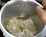 A picture of step 1 of Cabbage Curry.