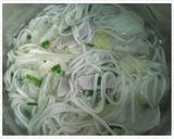 Foto langkah ke 1 dari resep Mie Kuah + Daging AyamMie Kuah + Daging Baby.