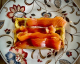 Foto del paso 5 de la receta: Gofre de patata y queso con salmón marinado casero y huevo poché