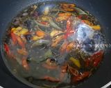 Foto langkah ke 2 dari resep Telur Ceplok Masak Kecap.