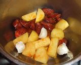 Foto del paso 2 de la receta: Potaje de grelos, garbanzos y chorizo casero