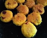 A picture of step 2 of Leftover poha and barley flour tikki.