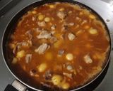 Hình bước làm 2 của món Sườn non kho nước dừa & trứng cút