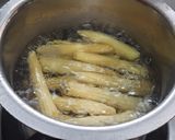 A picture of step 2 of Crispy Spicy Baby corn fritters.