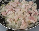 Foto del paso 4 de la receta: Fideos con pollo al verdeo y crema