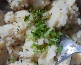 A picture of step 6 of Schezwan Rava Balls.