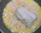 Foto del paso 3 de la receta: Merluza con mahonesa de gambas en 5 minutos
