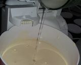 A picture of step 3 of Vanilla sponge cupcakes without milk.