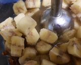 A picture of step 2 of Date and banana milk shake.