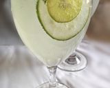A picture of step 4 of Virgin mojito.