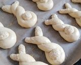 Bułeczki śniadaniowe - króliczki krok przepisu 1 zdjęcie