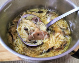 Foto del paso 5 de la receta: Sopa de verduras con fideos y setas al curry