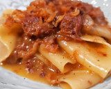 Foto del paso 6 de la receta: Pasta con salsa de rabo de ternera y cebolla caramelizada