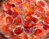 Foto langkah ke 1 dari resep Homemade Strawberry🍓Jam.