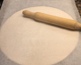 Foto del paso 2 de la receta: Espiral de hojaldre rellena de queso