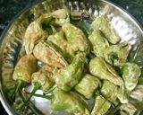A picture of step 1 of Bhavnagari Mirchi ka Jalwa.