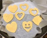 Foto del passaggio 3 della ricetta Biscotti di pasta frolla cuori innamorati