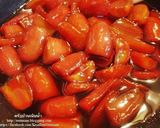 A picture of step 4 of Thai Caramelized Bananas (Kluai Nam Wa Cheuam).