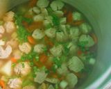 Foto langkah ke 6 dari resep Sop bakso kentang wortel.
