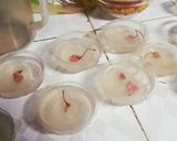Hình bước làm 5 của món Rau câu hoa anh đào (mochi sakura)