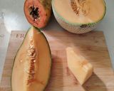 A picture of step 1 of Muskmelon and papaya salad.