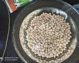 A picture of step 1 of Punjabi Chole.