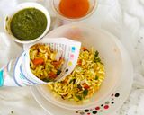 A picture of step 4 of Kara pori chaat (Crunchy and Flavorful Evening Snacks).