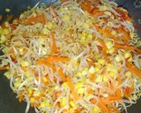 Foto langkah ke 6 dari resep Tumis tauge cerah ceria.