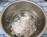 Foto langkah ke 1 dari resep Es Kuwut Sirup Cocopandan.
