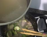 Hình bước làm 4 của món Canh mướp lạc ngọt bùi khó đỡ