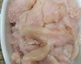 Foto del paso 2 de la receta: Pechuga de pollo con pimientos