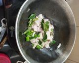 उपमा (upma recipe in marathi) रेसिपी स्टेप 2 फोटो 