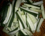 Foto langkah ke 1 dari resep Timun tumis.
