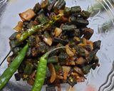 A picture of step 8 of Bhindi ki sabzi.