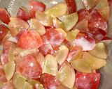 Foto langkah ke 1 dari resep Salad buah cup (isi snak box).