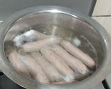 A picture of step 1 of Simple beef sausages.
