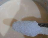 A picture of step 2 of Cake rusk custard with jelly.