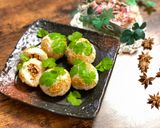 A picture of step 4 of Coriander Sticky Rice Ball.