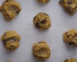 Foto langkah ke 3 dari resep Chocolate Chips Cookies (soft cookies).