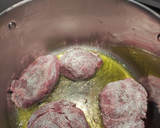 Foto del paso 3 de la receta: Carrillera de cerdo ibérico al vino tinto