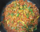 صورة لخطوة 4 من وصفة شكشوكة بالبصل والكوسة🥘